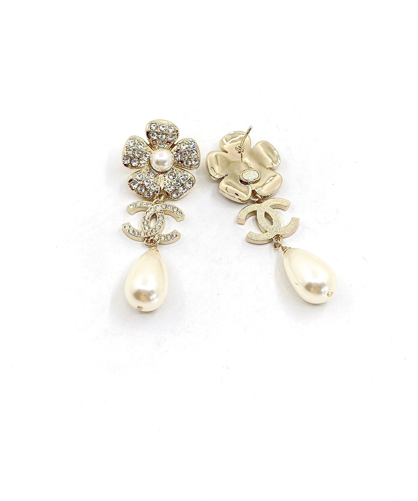 Chanel Pearl Flowers 18K Gold Earrings
