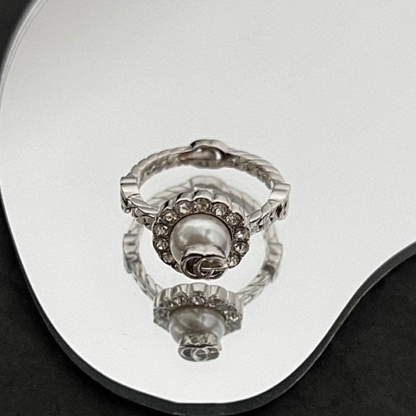 Gucci Double Pearl 18K Gold Ring