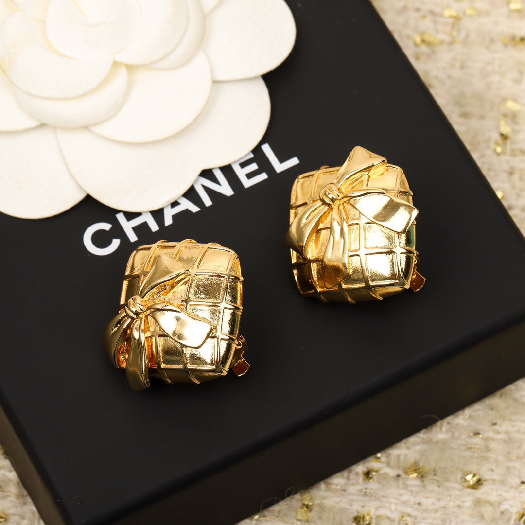 Chanel Vintage 18K Gold Earrings