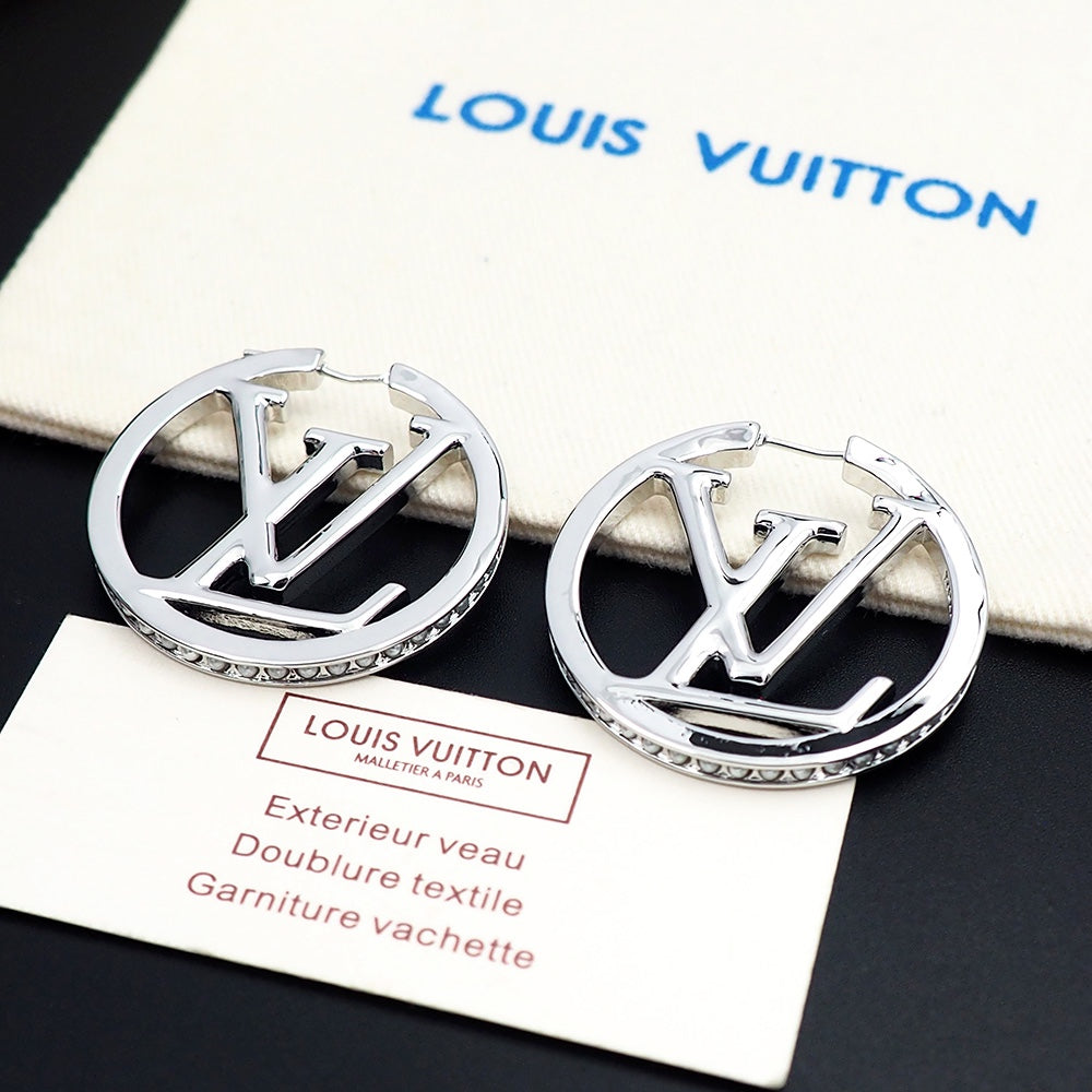 Louis Vuitton Louise Pearls 18K Gold Earrings