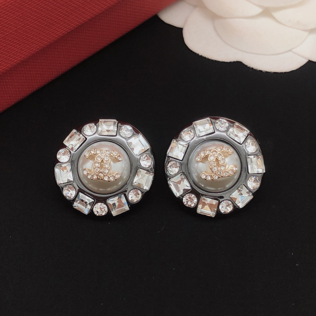 Chanel Crystals Black 18K Gold Earrings