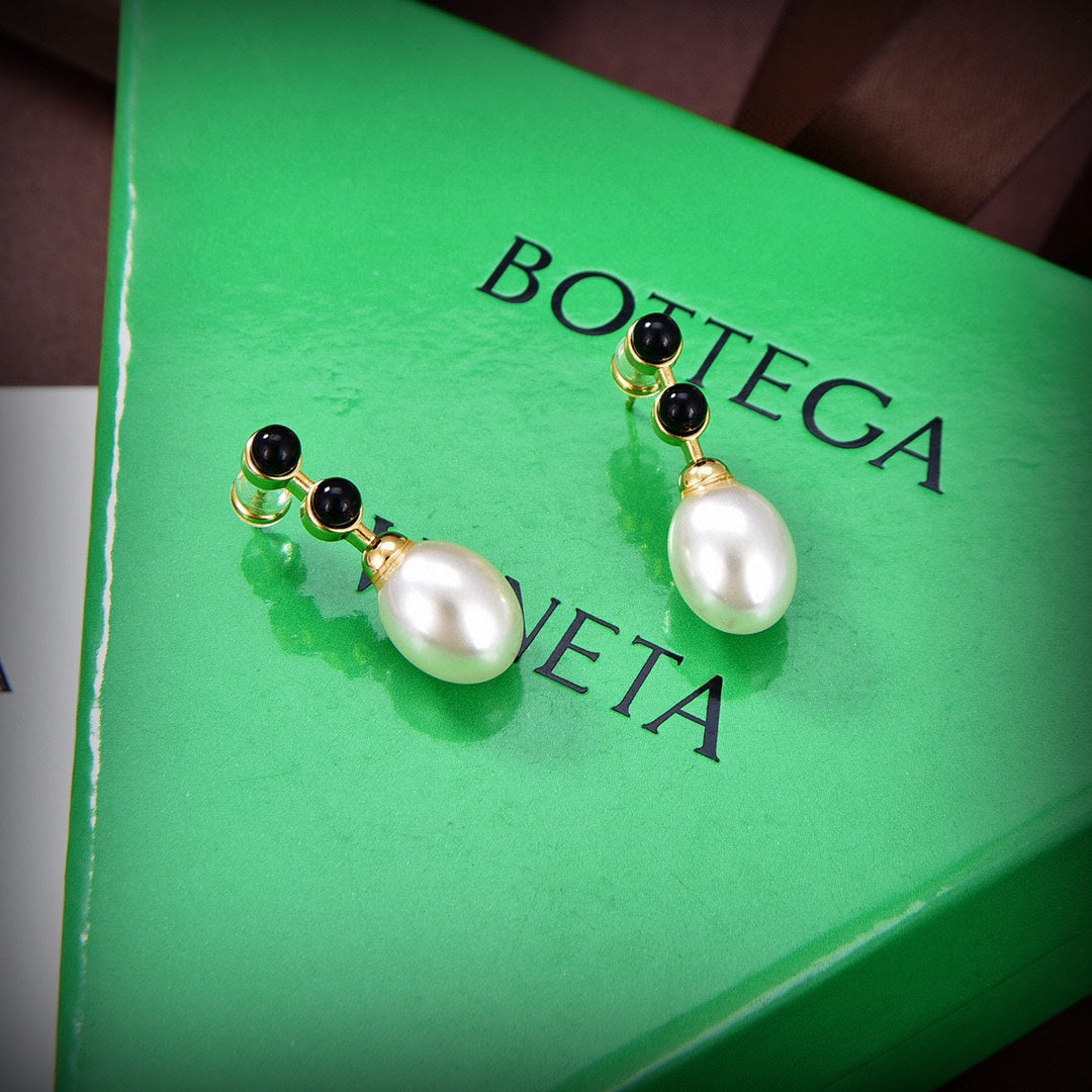 Bvlgari Pearl 18K Gold Earrings