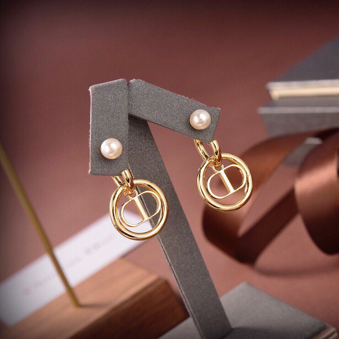 Dior 30 Montaigne Pearls 18K Gold Earrings